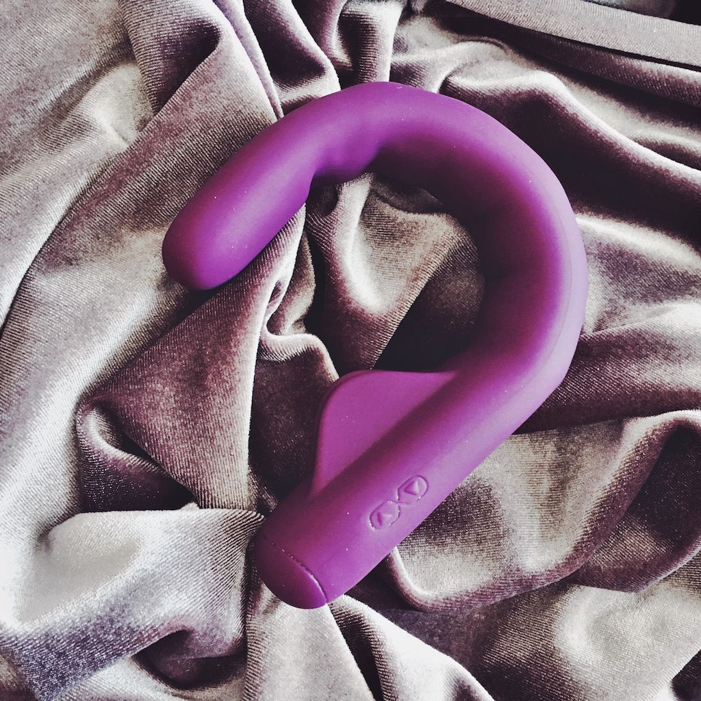 Side view of crescendo bent into a C shape